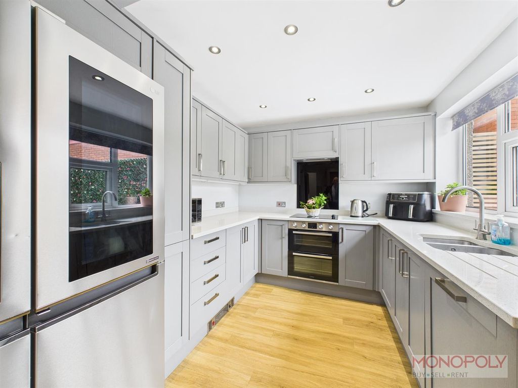 Property photo 3 of 19 Kitchen/ Breakfast Room