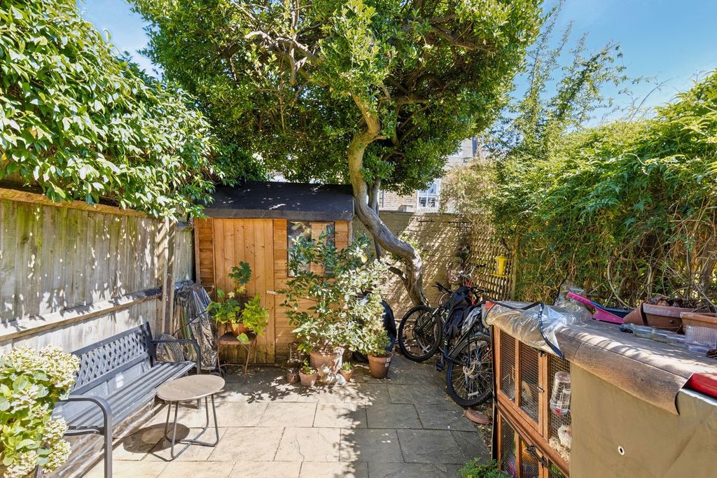 Property photo 3 of 5