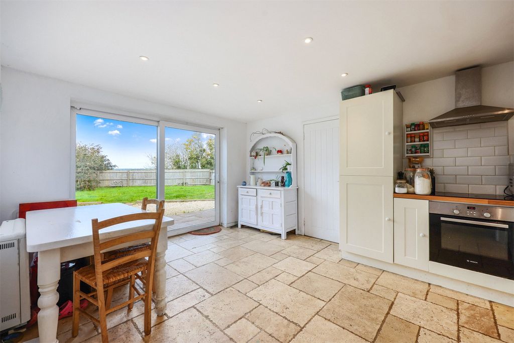 Property photo 2 of 18 Picture No. 13