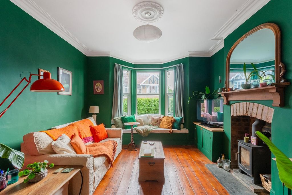 Property photo 1 of 36 2H4R2Kd - Living Room G.Jpg