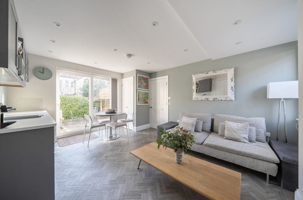 Property photo 2 of 9 1421160-8-69A6Ca5...