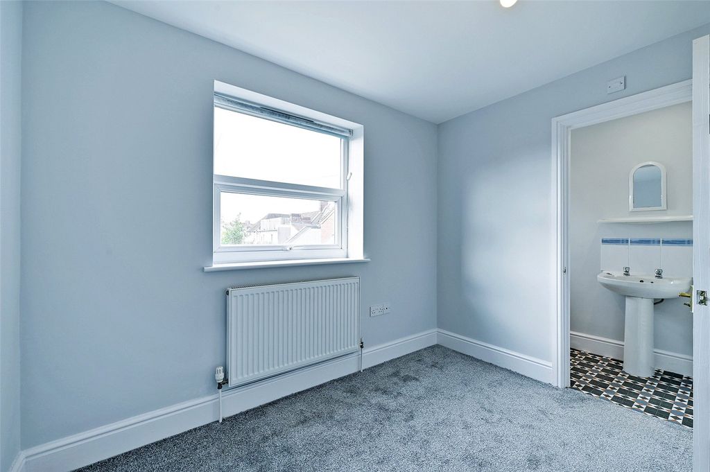 Property photo 3 of 4 Picture No. 04