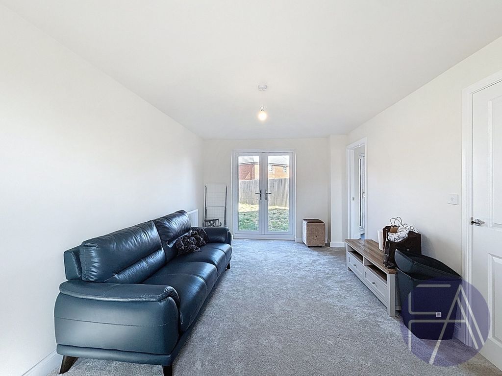 Property photo 3 of 15 4484192