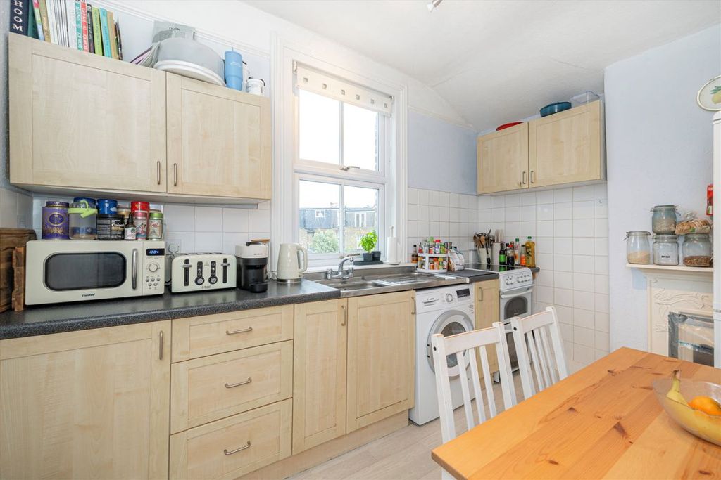 Property photo 3 of 4