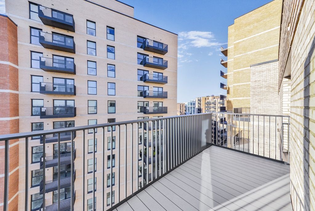 Property photo 2 of 11 Jargonelle House