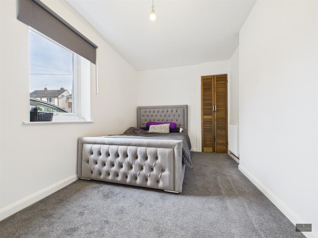 Property photo 3 of 11 Cam02887G0-Pr0414-Still009.Jpg