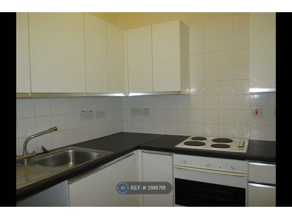 Property photo 1 of 6 Kitchen