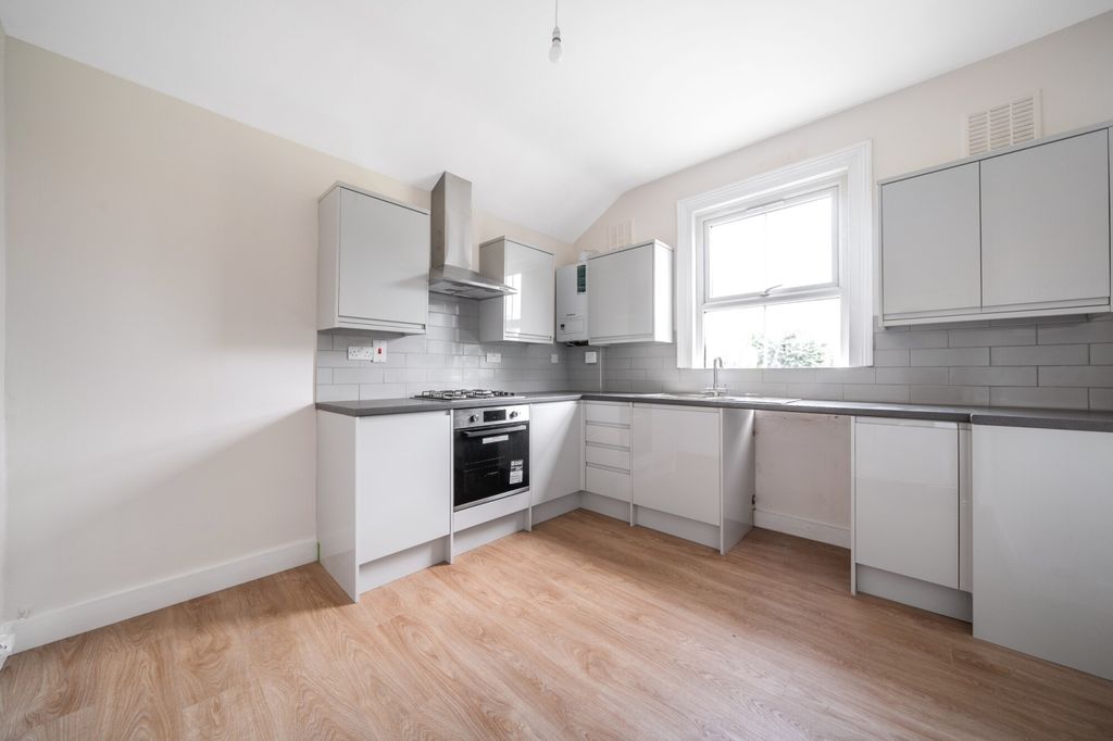 Property photo 3 of 14 Kitchen