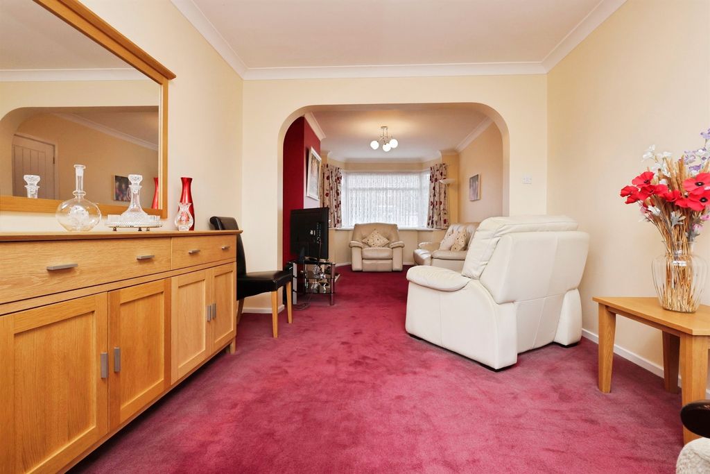 Property photo 1 of 2