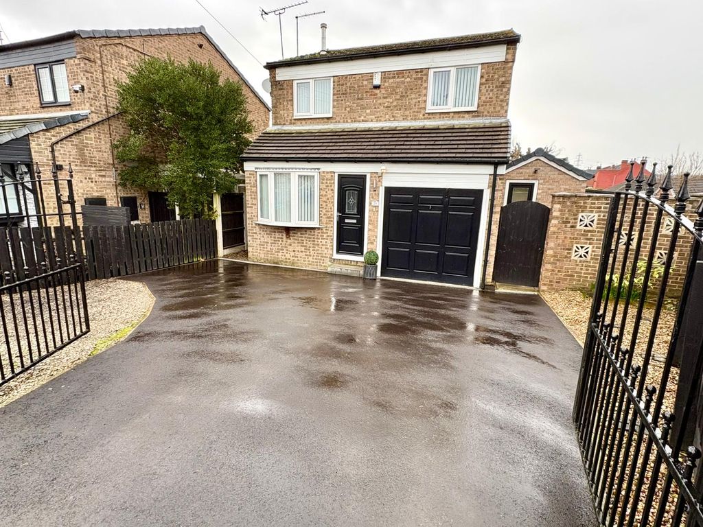 Property photo 1 of 21 Front View