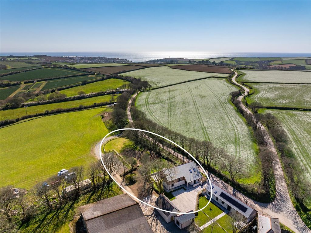 Property photo 3 of 38