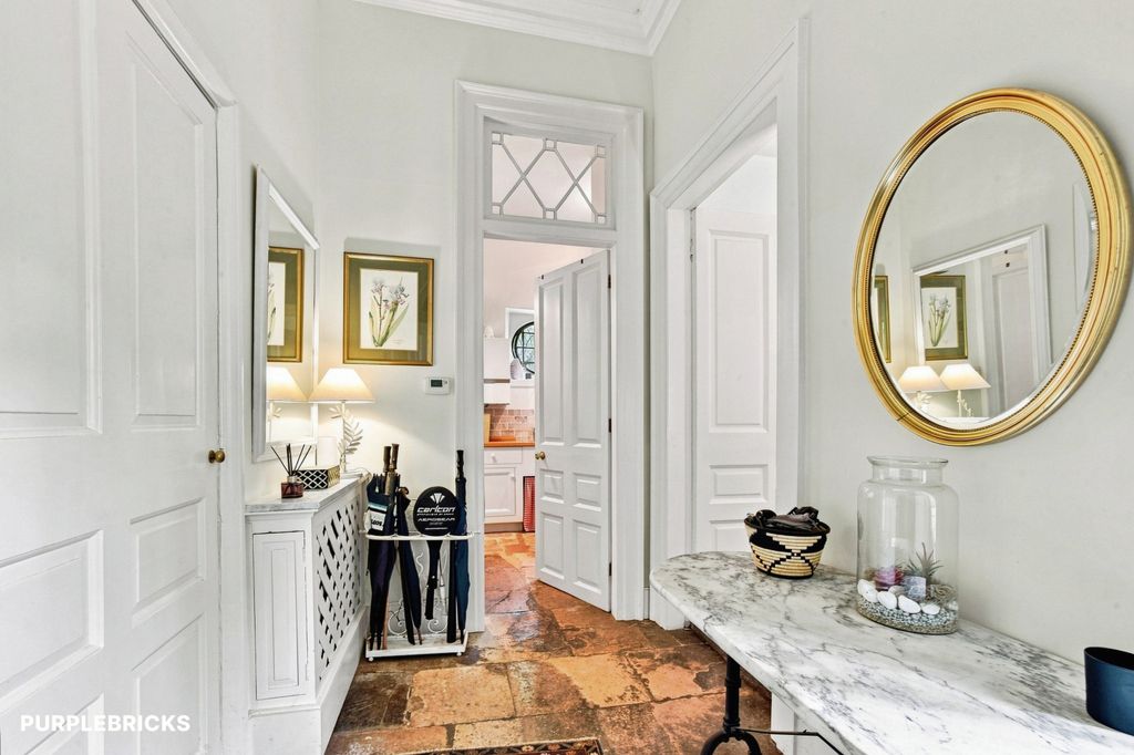Property photo 3 of 31 Entrance