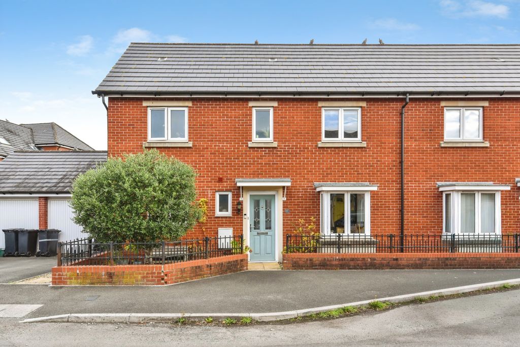 Property photo 1 of 28