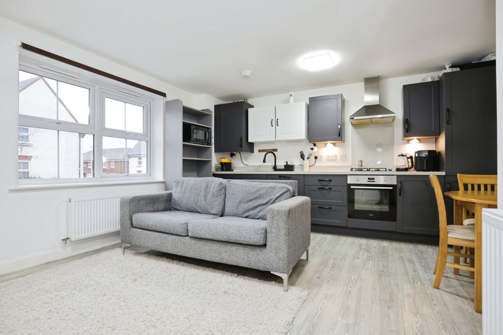 Property photo 3 of 8 Image