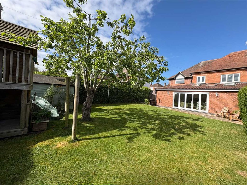 Property photo 3 of 33