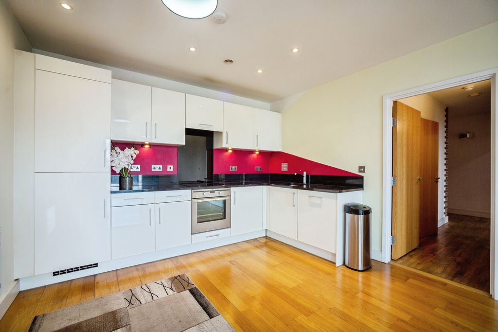 Property photo 2 of 17 Kitchen
