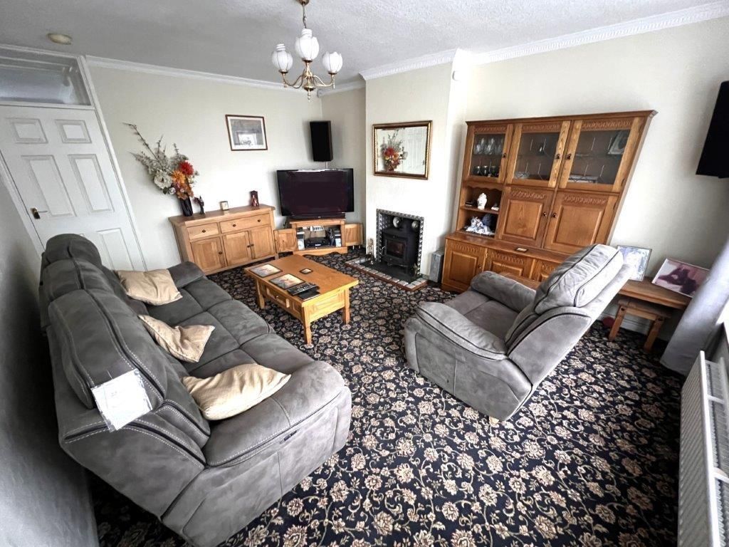 Property photo 2 of 15 Living Room B.Jpg