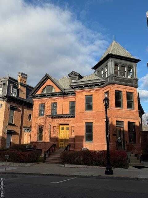 Property photo 1 of 31