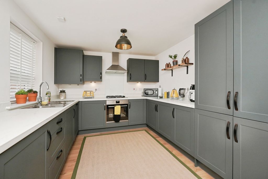 Property photo 2 of 20 Kitchen