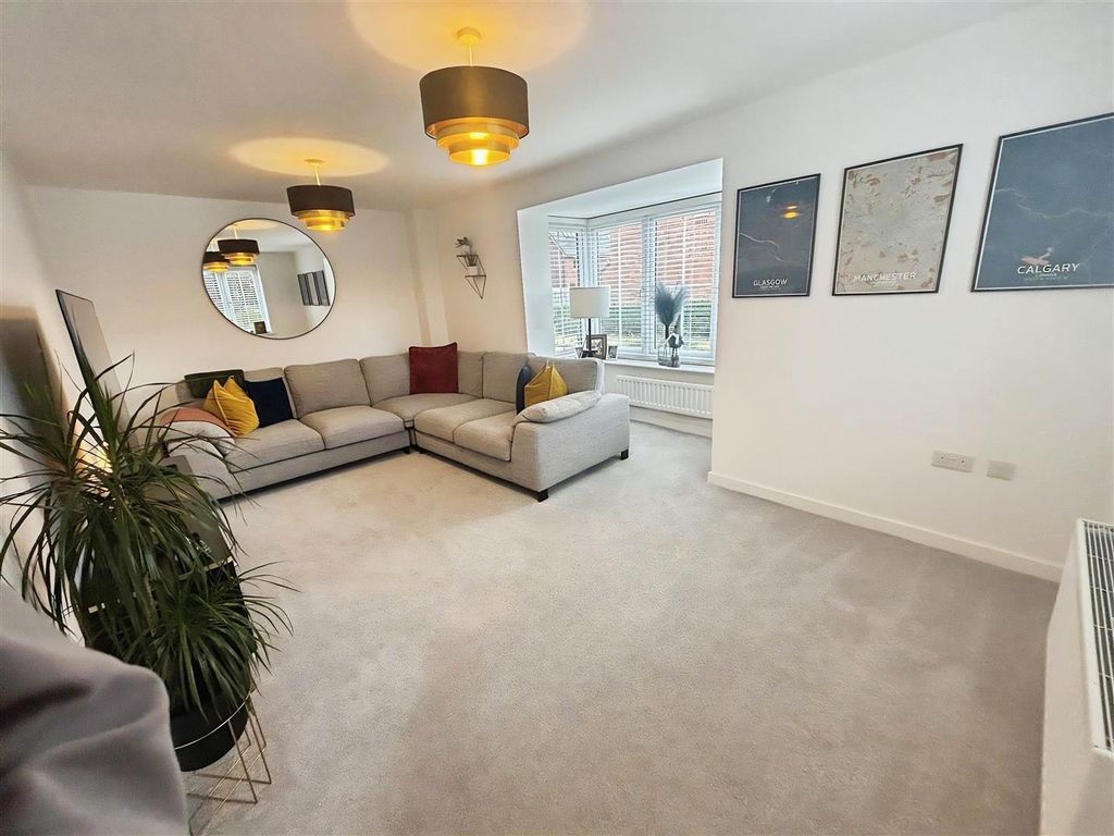 Property photo 3 of 14 B799Fd8d-A.Jpg