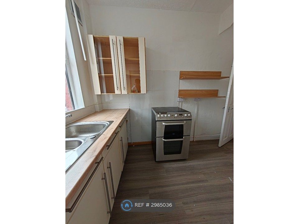 Property photo 2 of 9 Kitchen