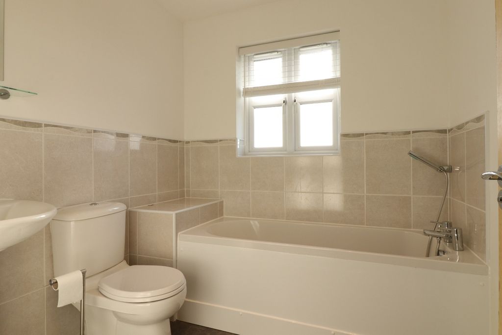 Additional image 10 of 3 bed town house to rentHargate Way, Hampton Hargate, Peterborough PE7