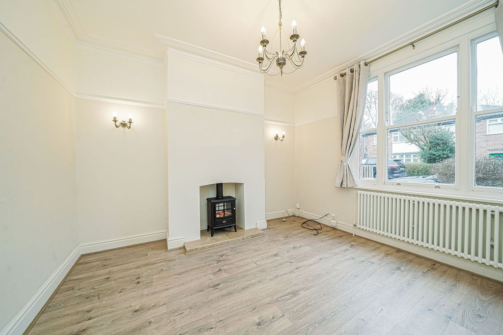 Property photo 2 of 28