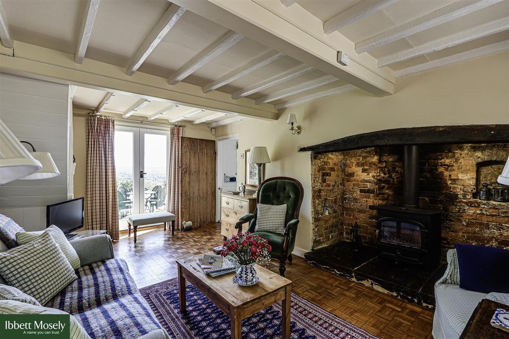 Property photo 2 of 18 5 Sitting Room.Jpg