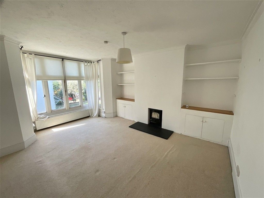 Property photo 2 of 7 Lounge