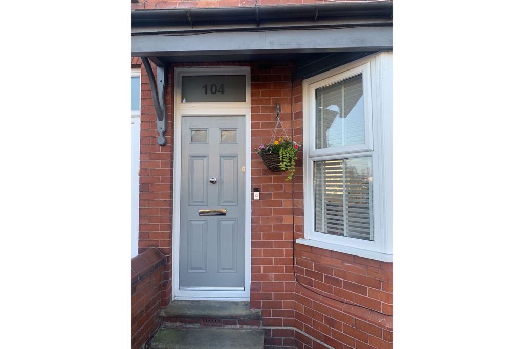 Property photo 2 of 25