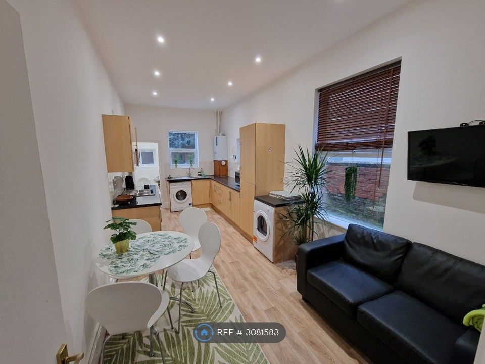 Property photo 1 of 2