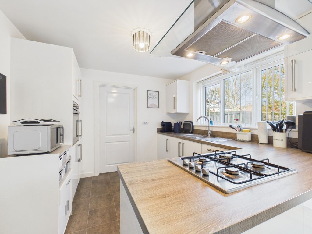 Property photo 3 of 18 4986367