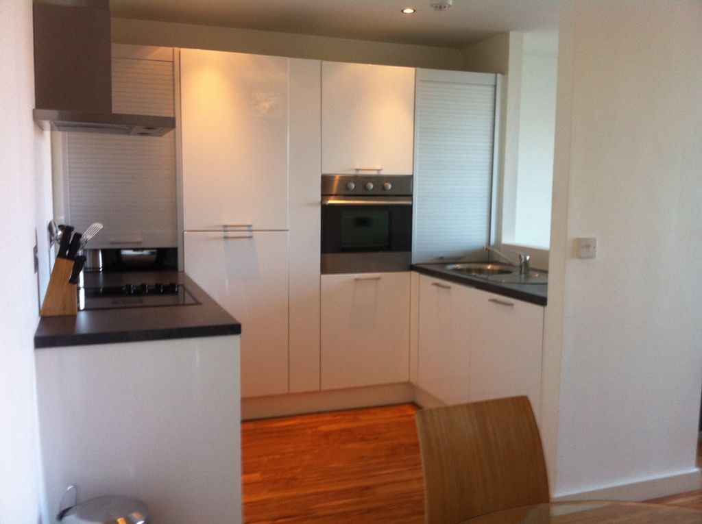 Property photo 2 of 9 Kitchen