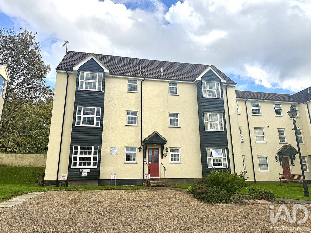 Property photo 1 of 5