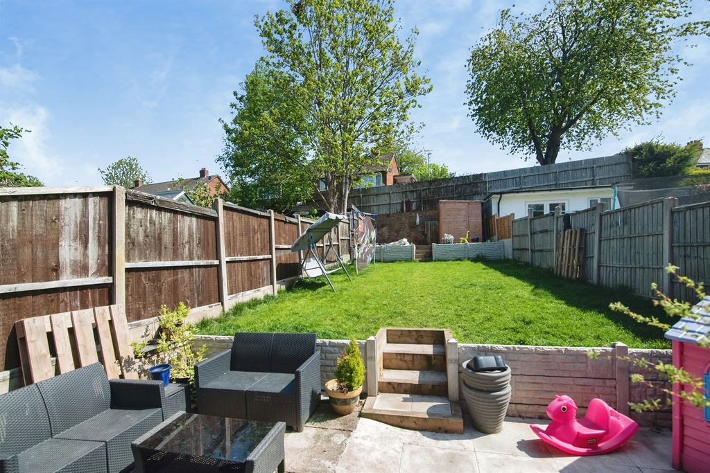 Property photo 3 of 12
