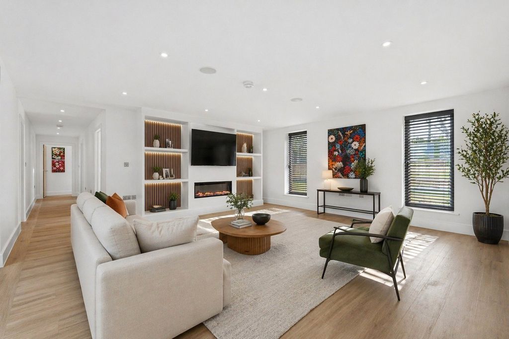 Property photo 2 of 20 Living Room