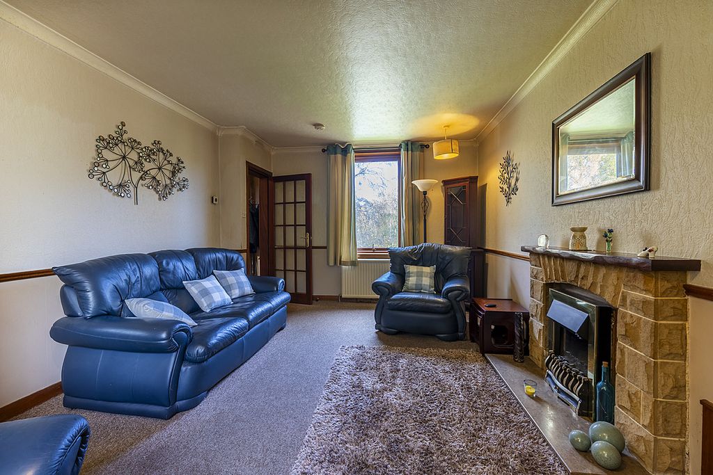 Property photo 3 of 35
