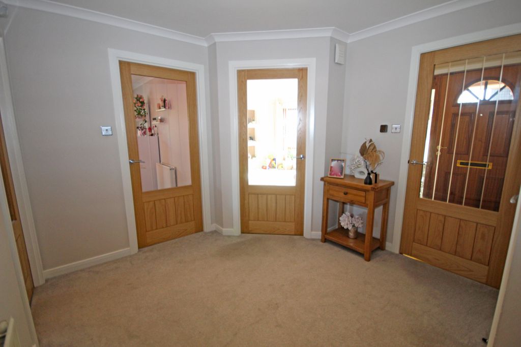 Property photo 2 of 33
