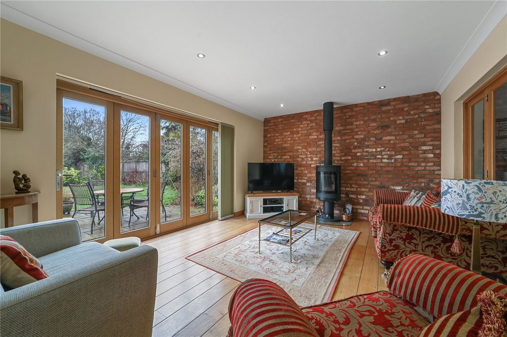 Property photo 2 of 40 Sitting Room