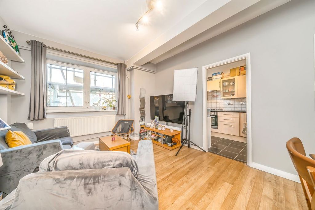 Property photo 2 of 7