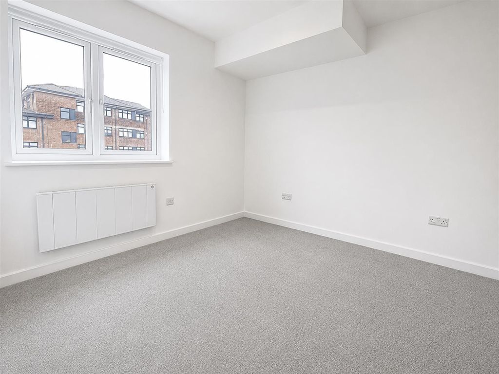 Property photo 3 of 9 1A1Db66c-F837-49Fe-91Bf-6Baa7Efdae3d.Png