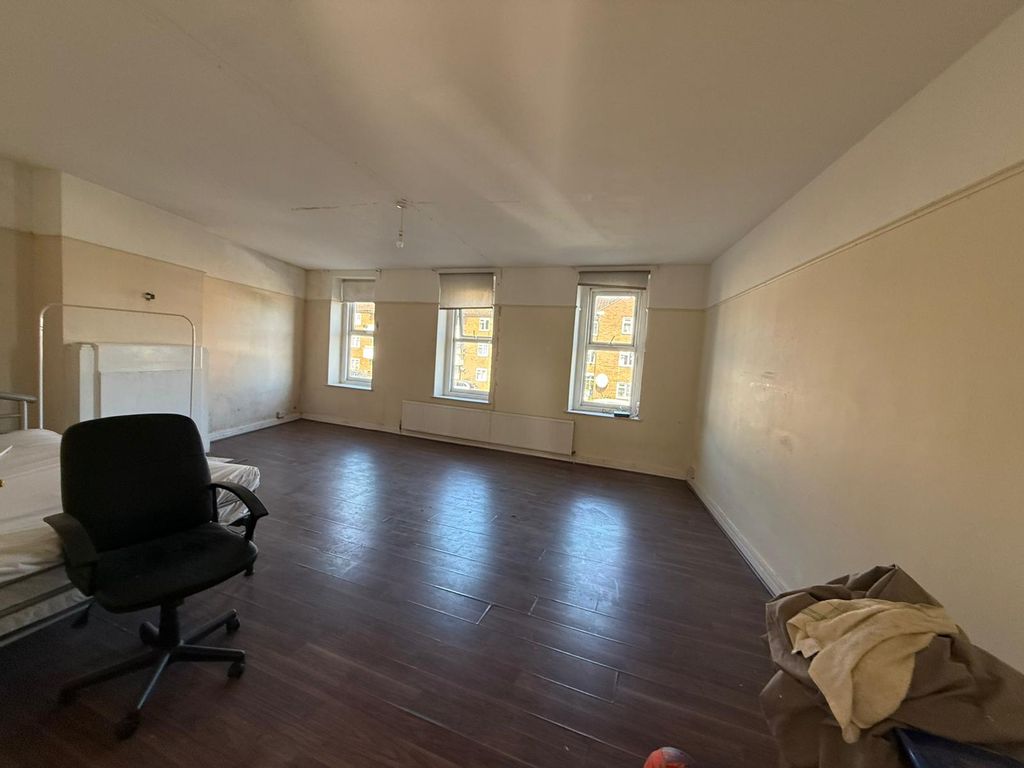 Property photo 2 of 4