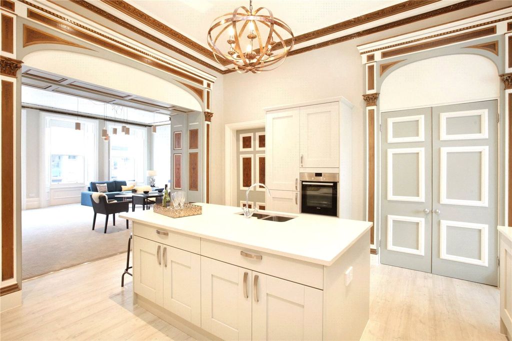 Additional image 5 of 3 bed flat to rentStratton House, 61 High West Street, Dorchester, Dorset DT1