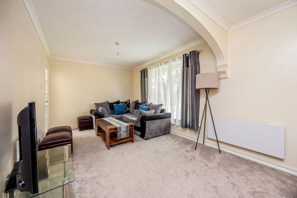 Property photo 2 of 13