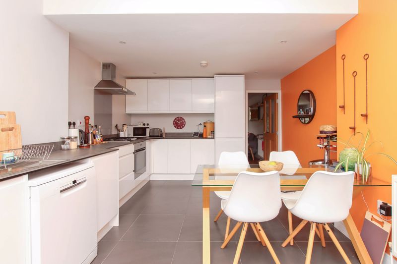 Property photo 2 of 11 Photo 1