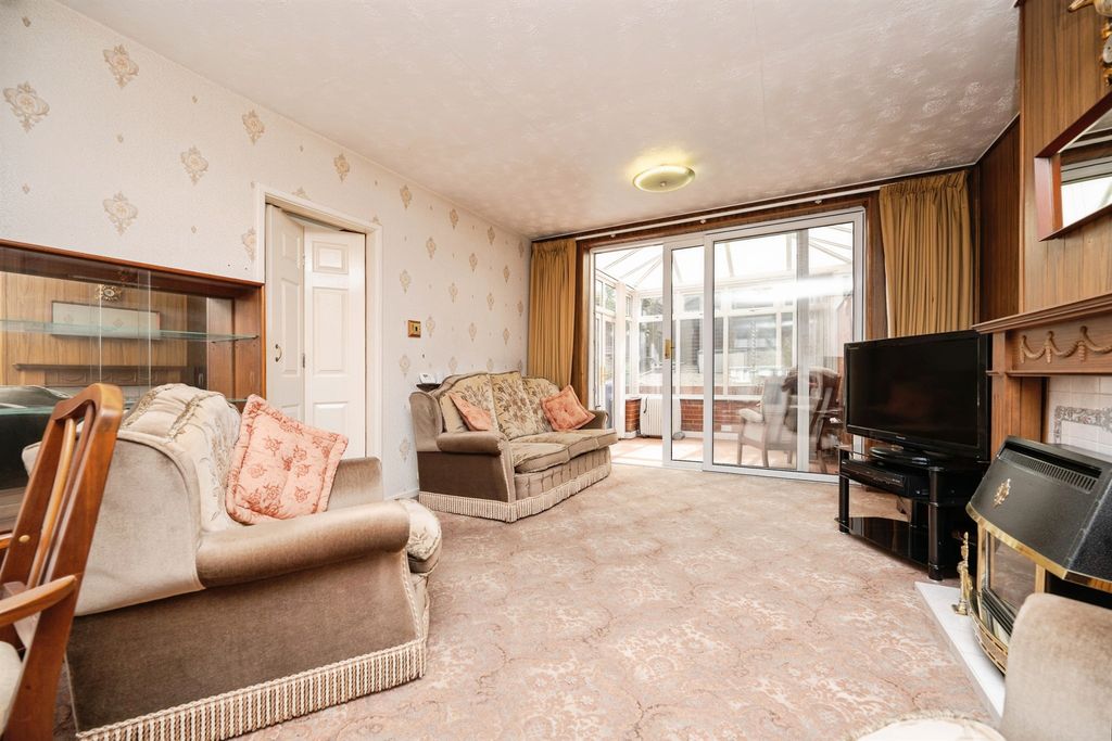 Property photo 2 of 16