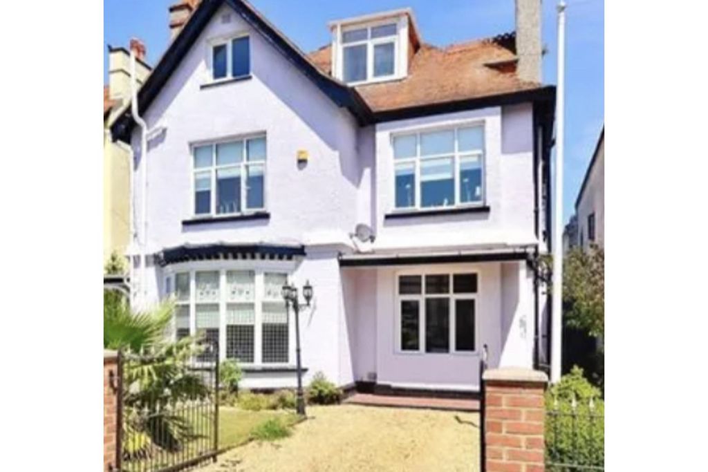 Property photo 1 of 5