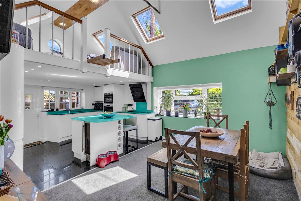 Property photo 3 of 21 Kitchen/Breakfast Room