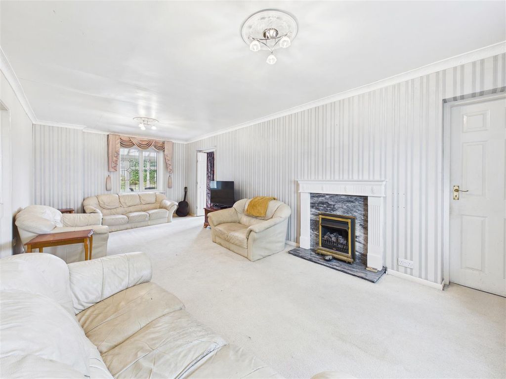 Property photo 3 of 27 Cam05476G0-Pr0329-Still025.Jpg