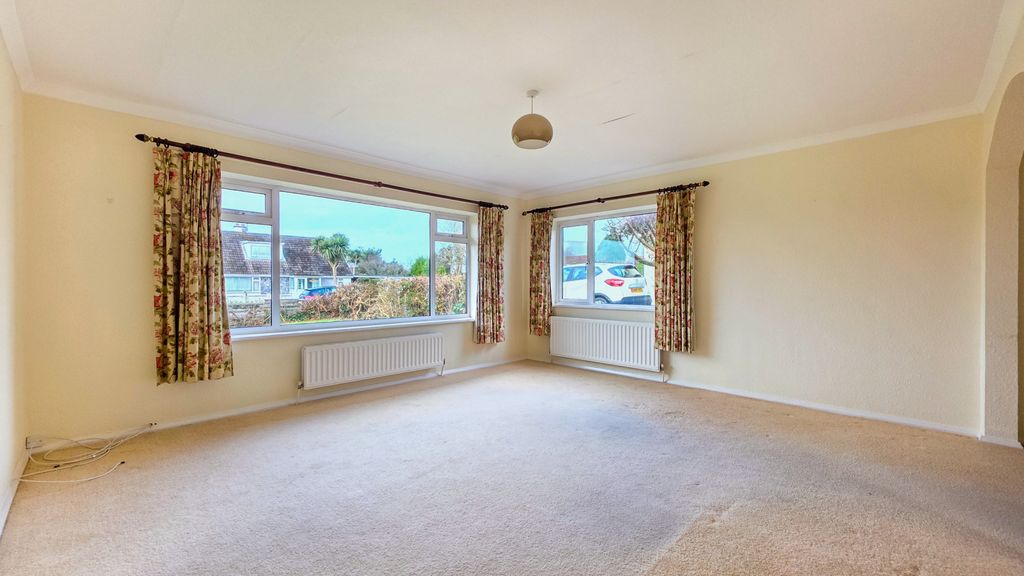 Property photo 3 of 27